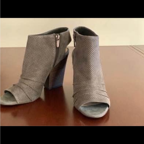 Vince Camuto Perforated Gray Suede Open Toe Boots - NWT - Picture 5 of 6